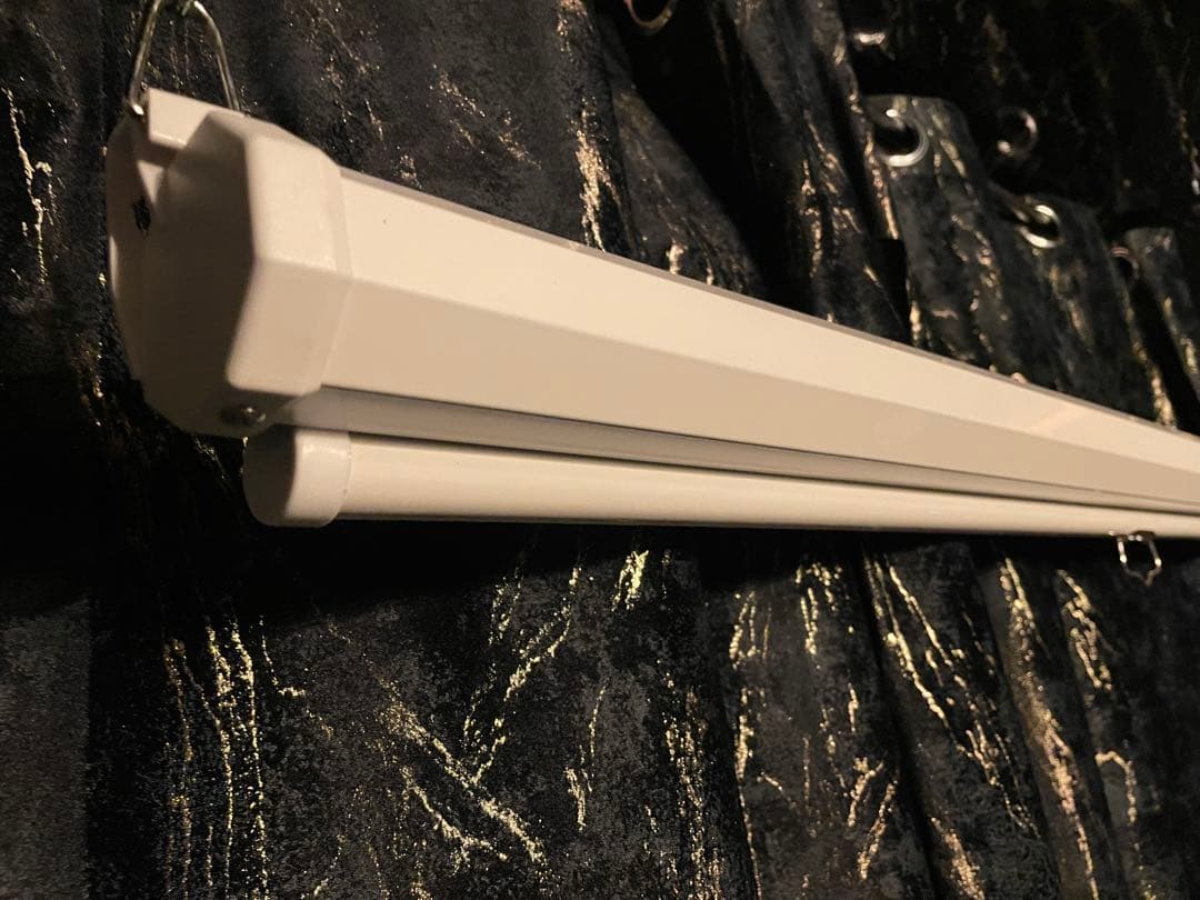 60インチ 4:3 プロジェクタースクリーン 4K対応