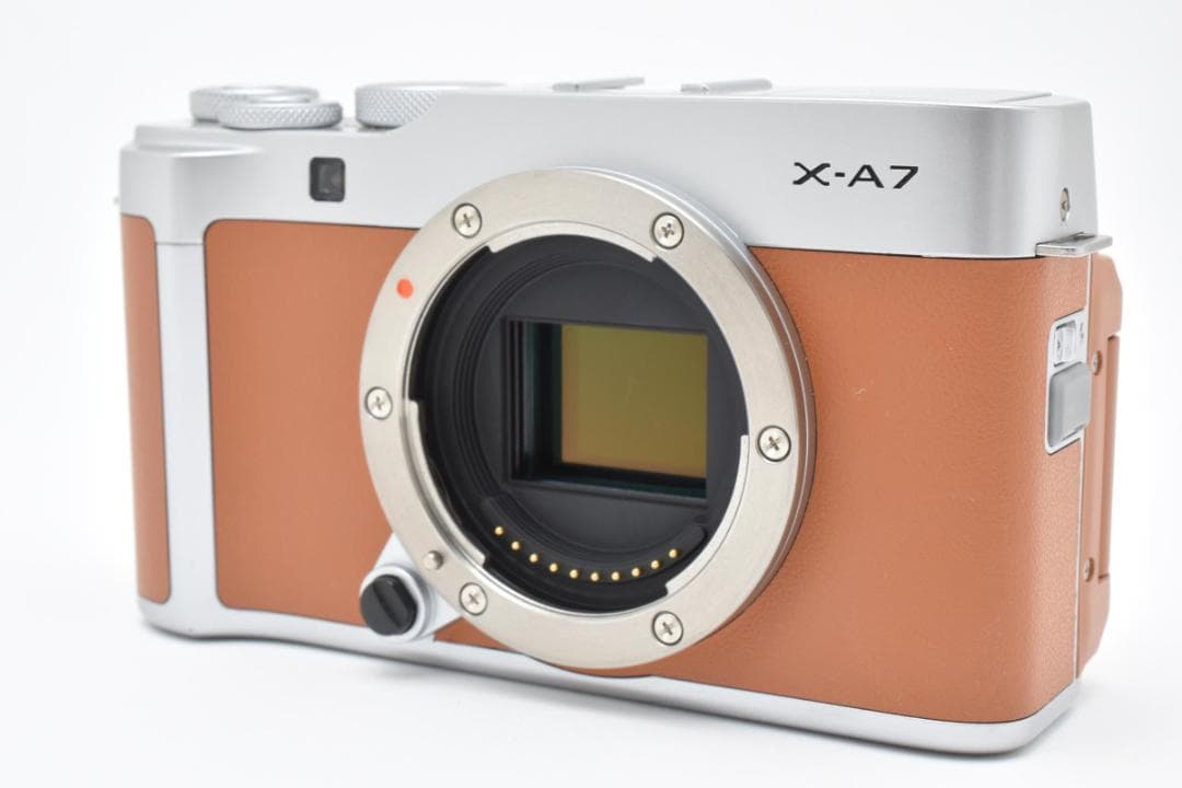 超美品 富士フイルム X-A7 ミラーレスデジタルカメラボディ ブラウン