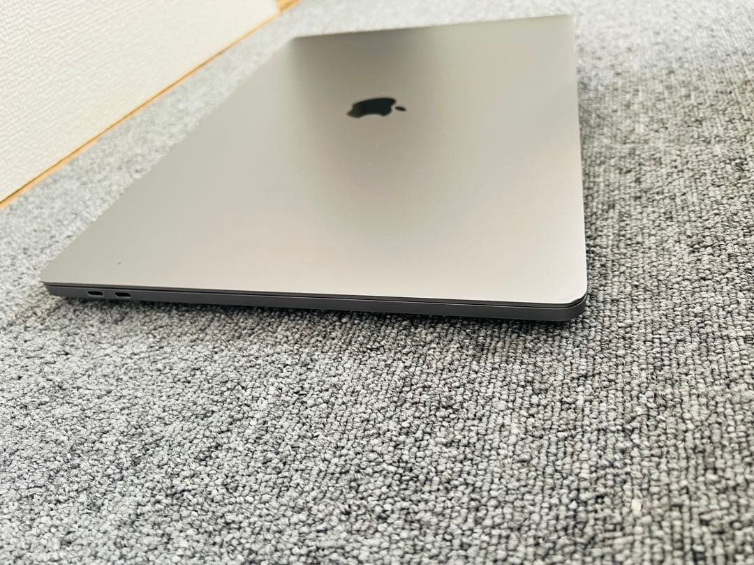 Macbook Pro 2019 16インチ i9-64gb-1TB