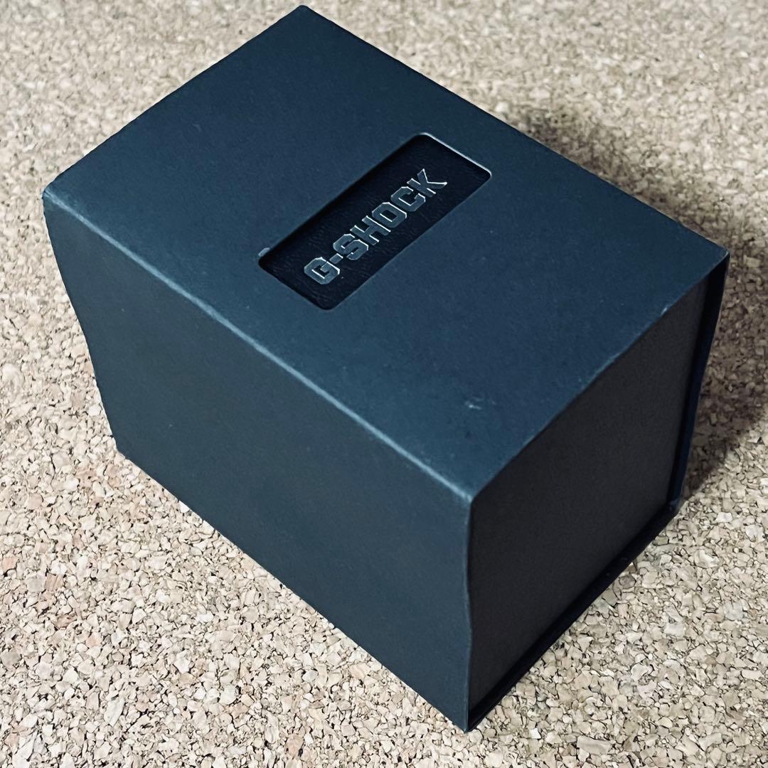 カシオGーSHOCK/GMWーB5000Dー1JFメタリックカバード電波ソーラー