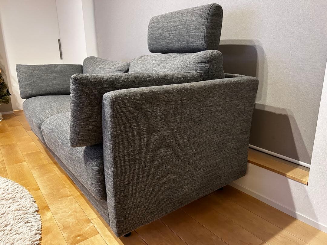 【送料込み】　ニトリ　３人掛けソファ　グレー　ファブリック　ヘッドレスト付き