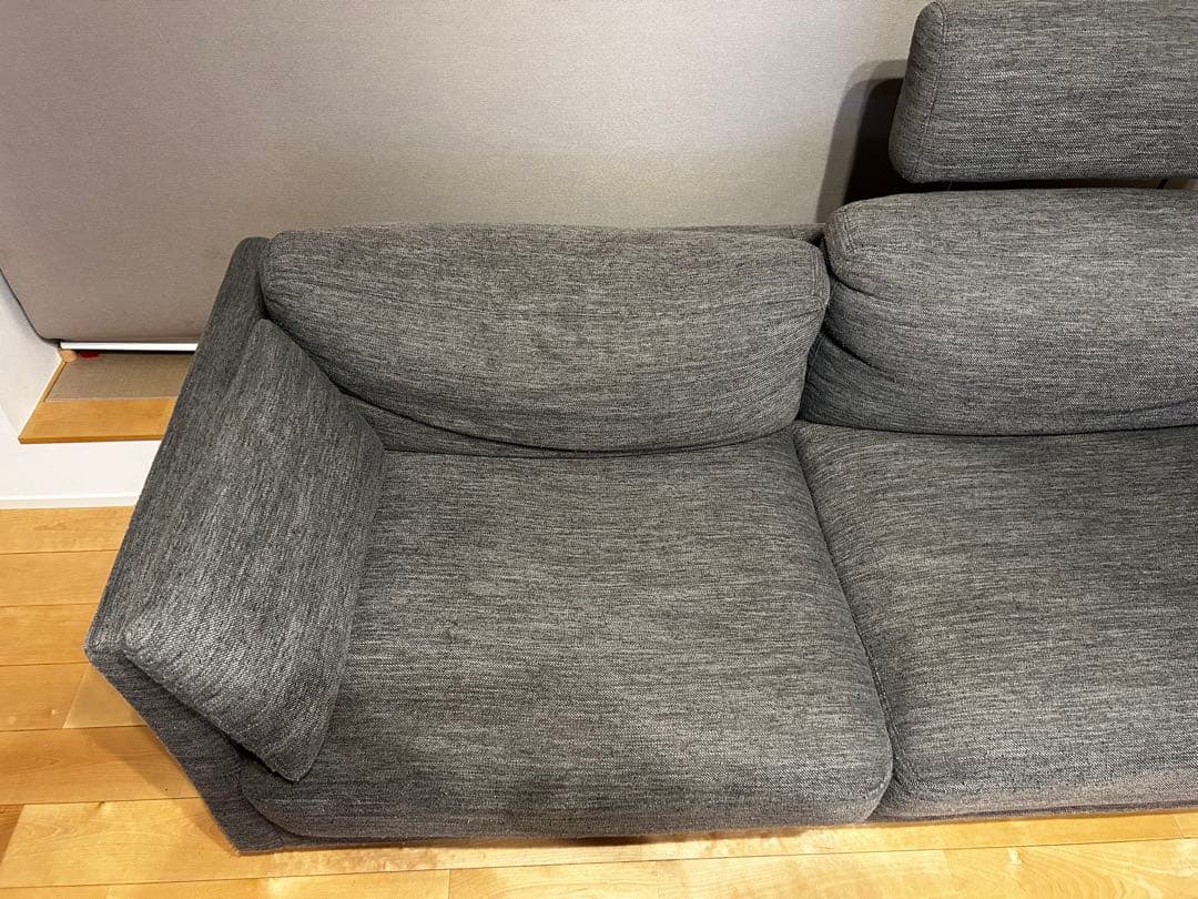 【送料込み】　ニトリ　３人掛けソファ　グレー　ファブリック　ヘッドレスト付き