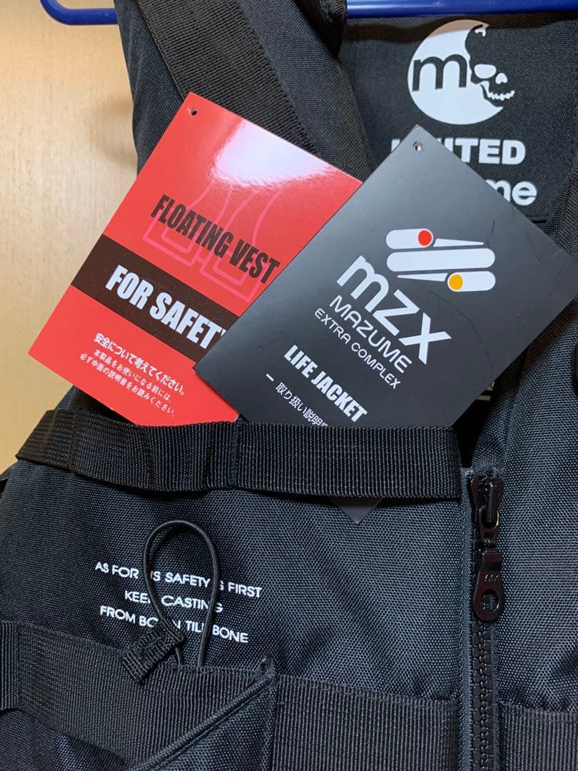 M　mazume MZX.CONTACT 黒 ライフジャケット