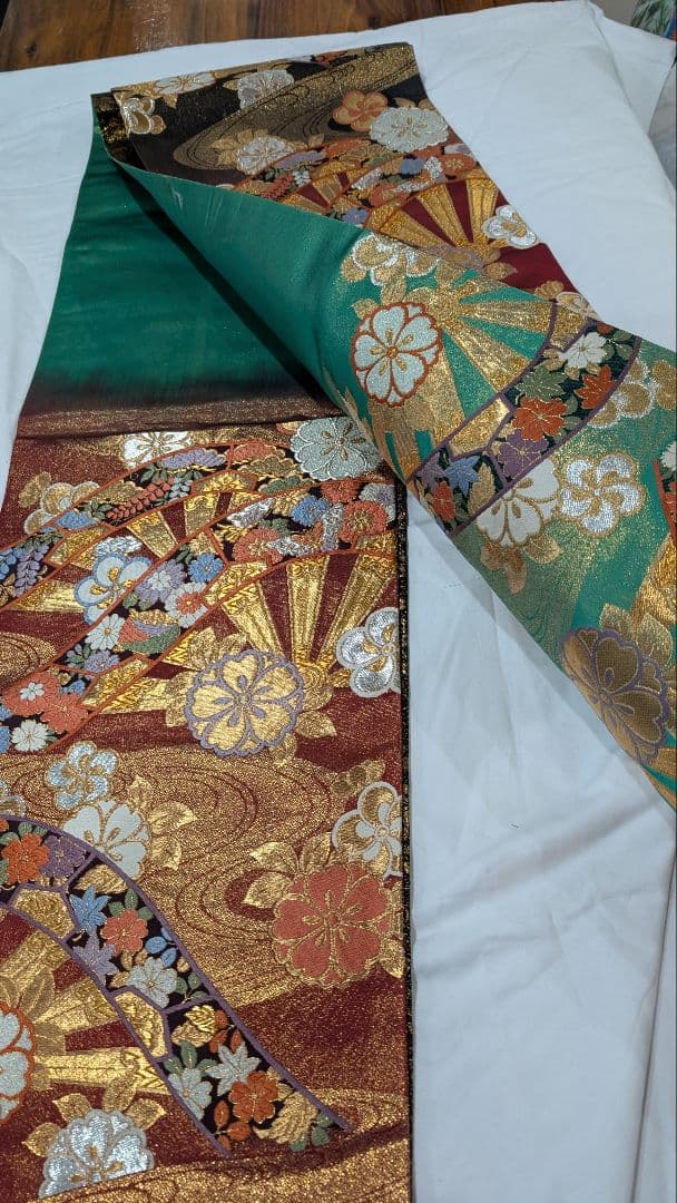 【珍品】豪華な金糸刺繍 袋帯•色柄が様々•これは1本です♪