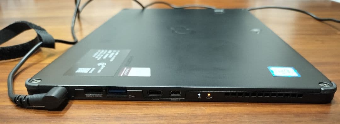 富士通ARROWS Tab Q738/SB Corei5 8350u Win11