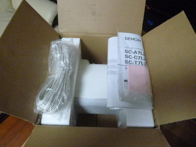 新品同様　Denon スピーカー (2台) ホワイト SC-A7L2