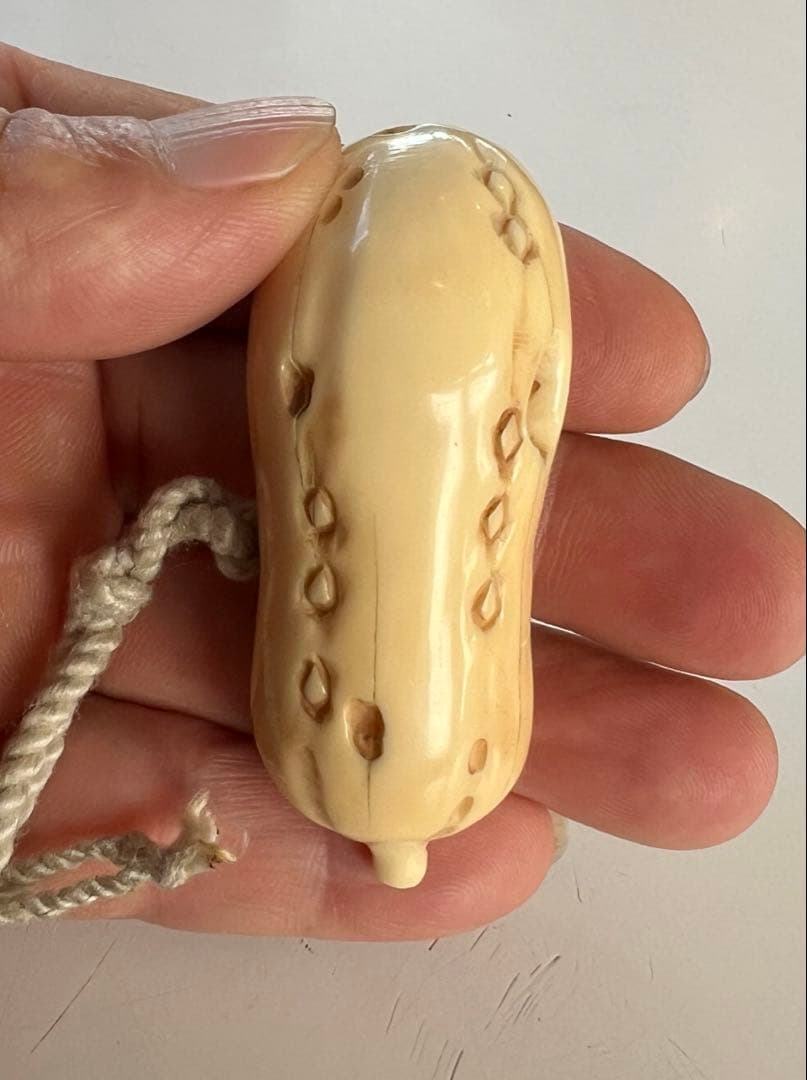 極上 本抹香鯨　虫　根付　重さ:45g. H4-4-3