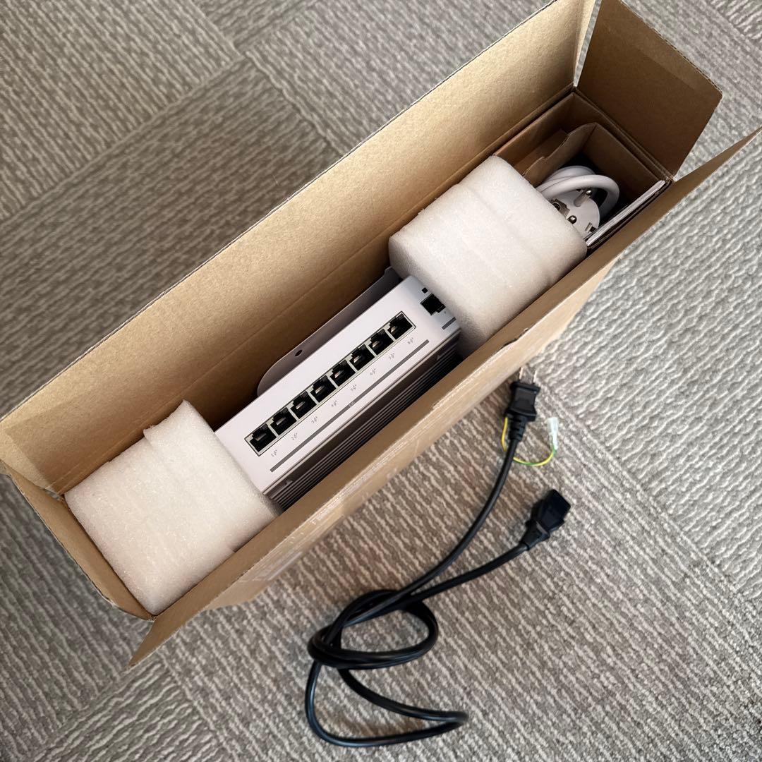 UniFi Enterprise 8 PoE / Ubiquiti ※おまけ付き