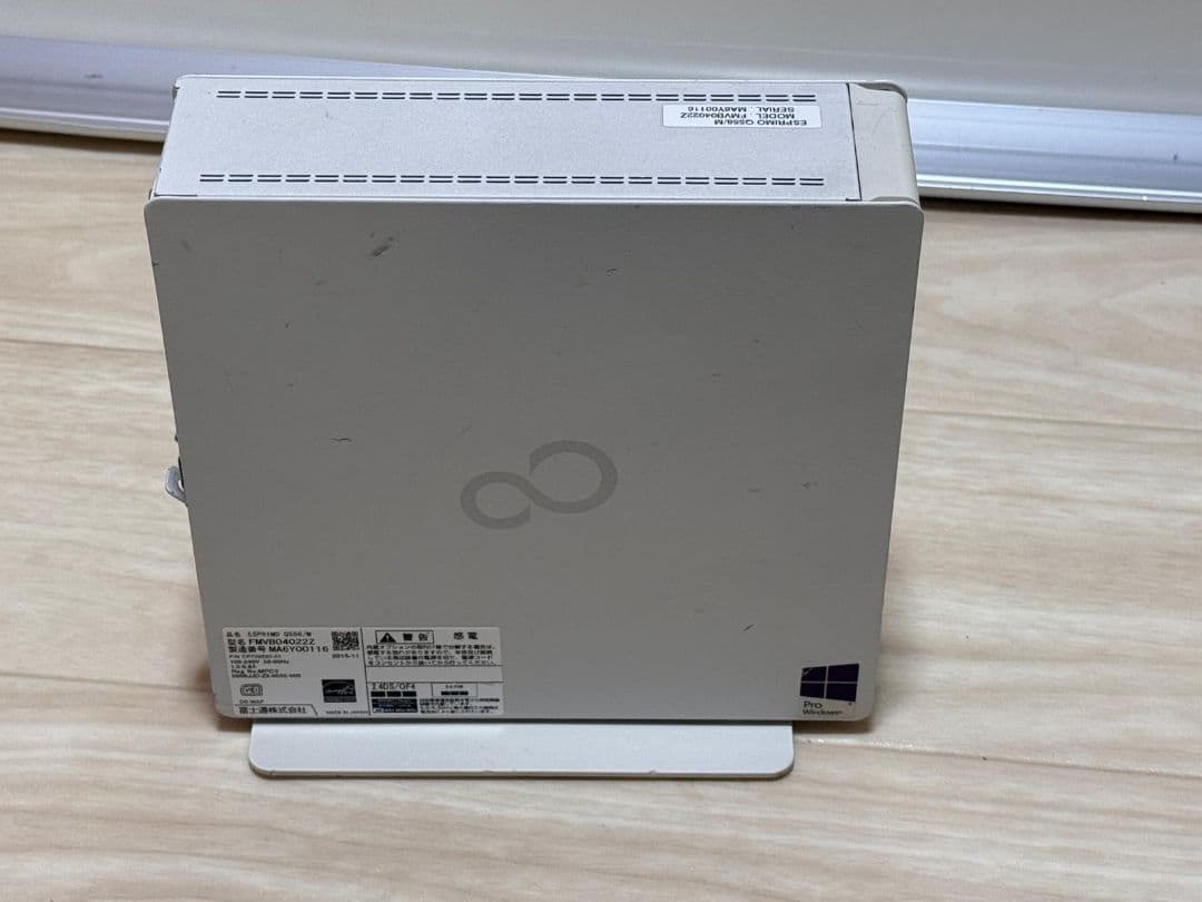Fujitsu ESPRIMO スリムデスクトップPC Q556/M