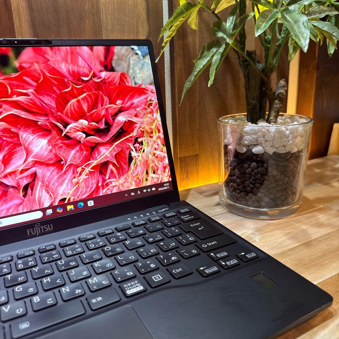 準美品‼️LIFEBOOK☘️最高峰i7☘第11世代☘️メモリ16GB☘ノートパソコン