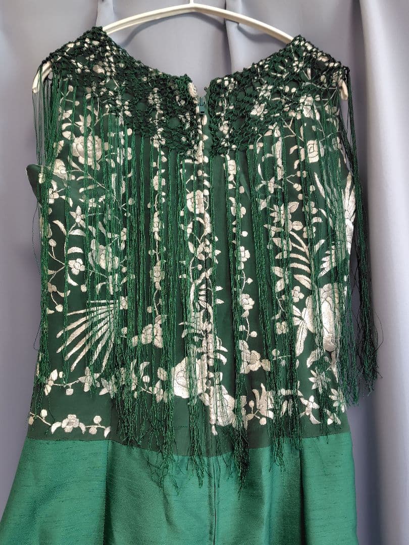 フラメンコ衣装　緑ワンピース+白パニエ