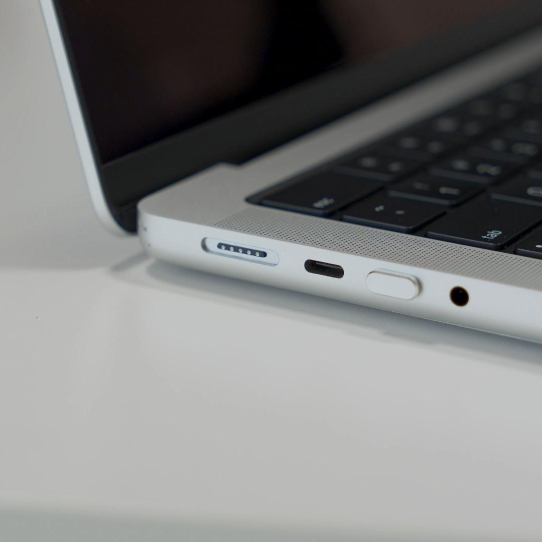 M2 Max MacBook Pro 14インチ 64GB 1TB USキー