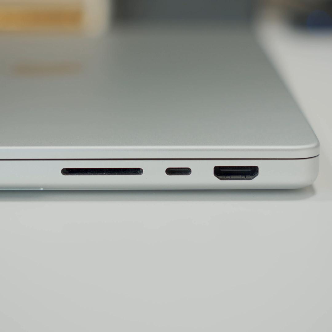 M2 Max MacBook Pro 14インチ 64GB 1TB USキー