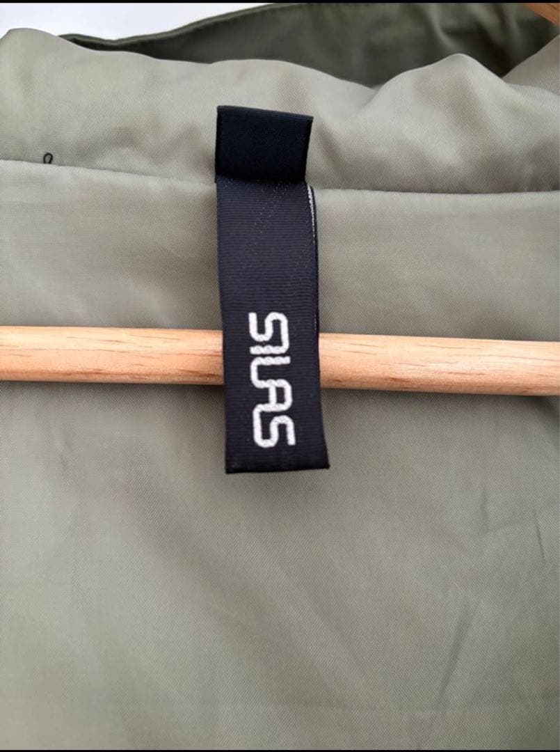 サイラス　ダウンジャケット