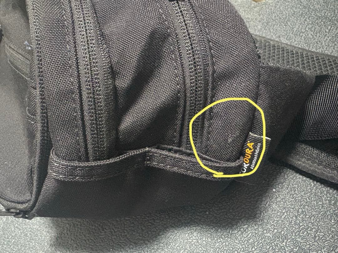 Hugoo ヒップシート　ブラック×ベージュ　ハグー