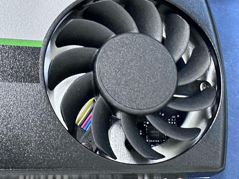 ☆ 新品未使用 ☆ NVIDIA T1000 8GB グラフィックボード*4個