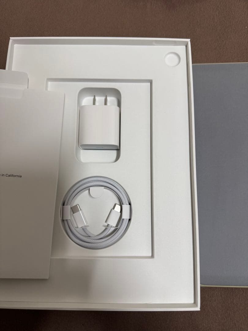 開封済未使用品　iPad A16 128GB Wi-Fi イエロー　充電回数１