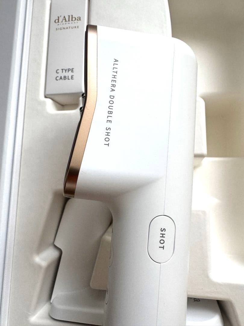 d'Alba Allthera Double Shot 美顔器