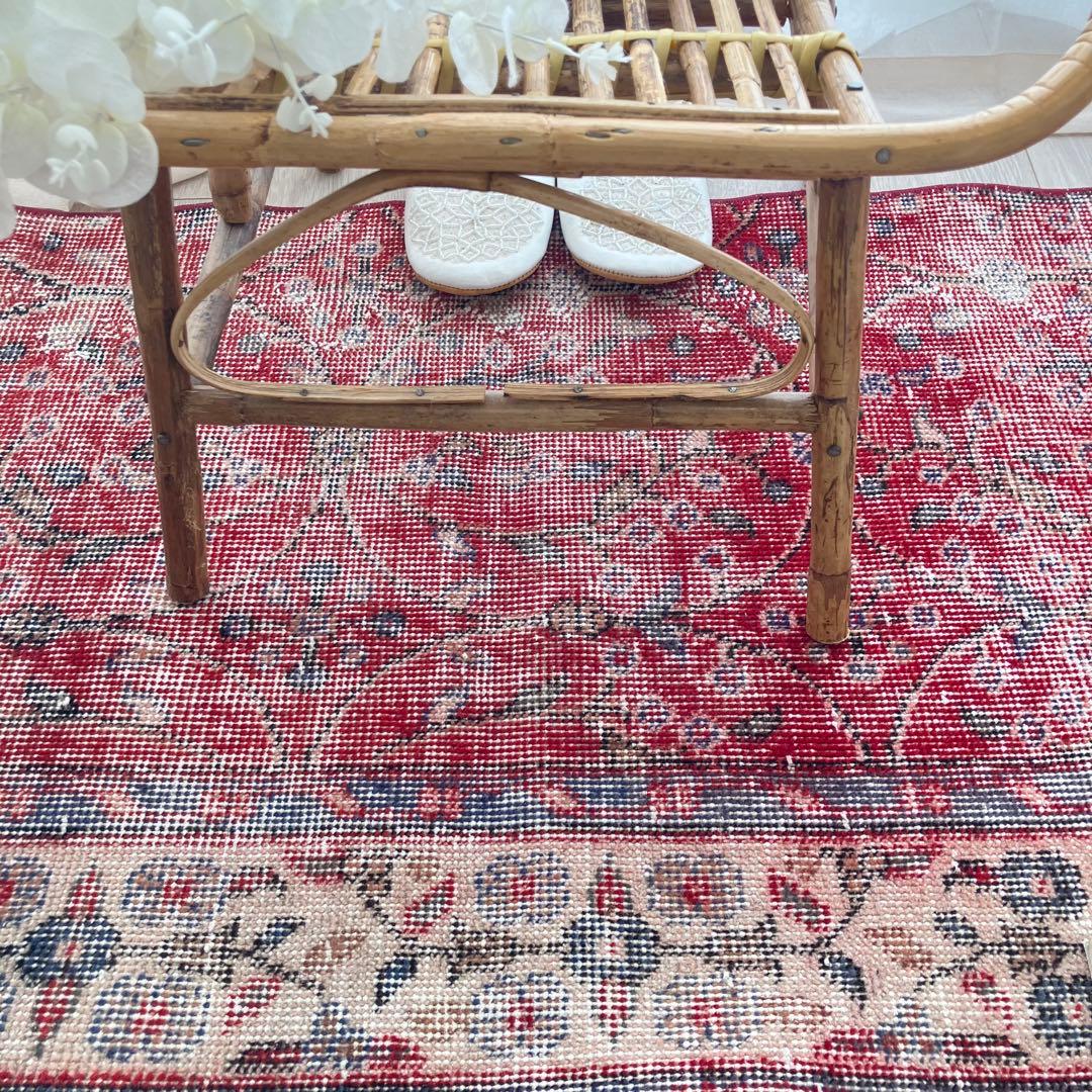 レッド64×222フローラル　ミルキー　ランナー　ロング　トルコヴィンテージラグ