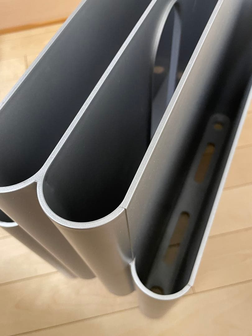 Kartell カルテル マガジンラック 4675 ポルタリビステ　シルバー