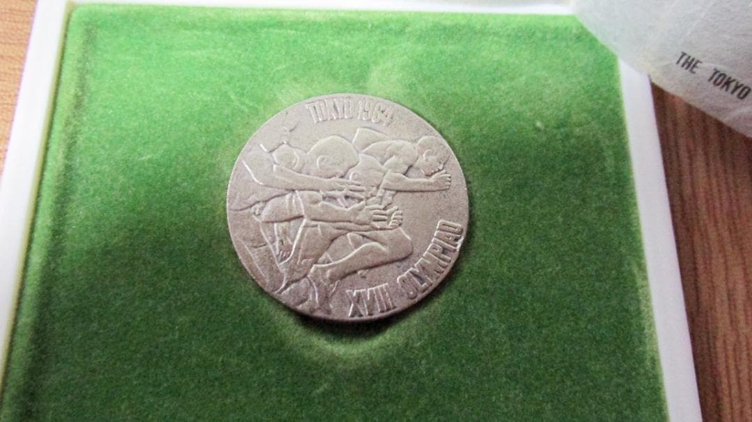 1964年 東京オリンピック携帯時計&記念銀メタル　送付無料