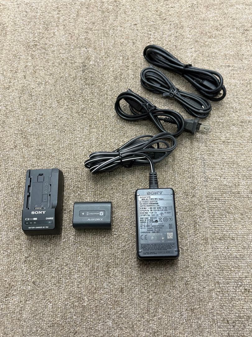 【美品】ソニー SONY HDR-CX390 バッテリー2個付 ビデオカメラ