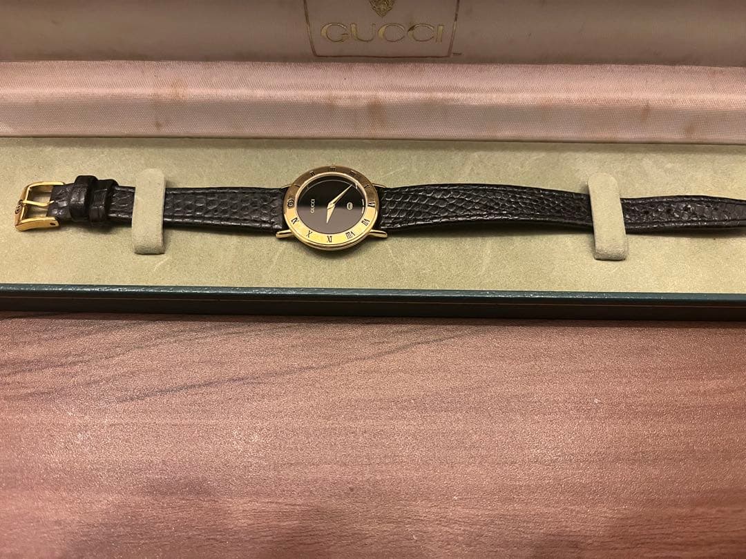 GUCCI アナログ時計 黒レザー