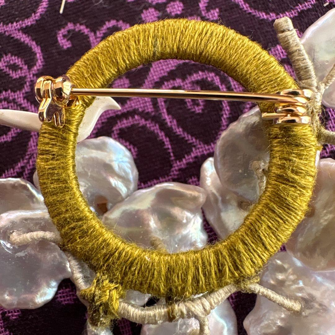 11月23日限定価格　マーダーポーレン　ブローチ（淡水パール・シェル）