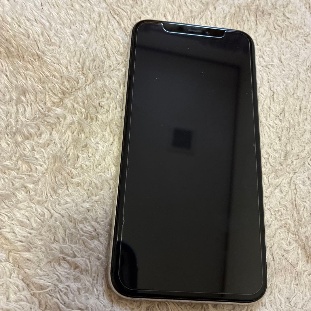 L*y様 Apple iPhone 11 Pro 256GB シルバー 本体