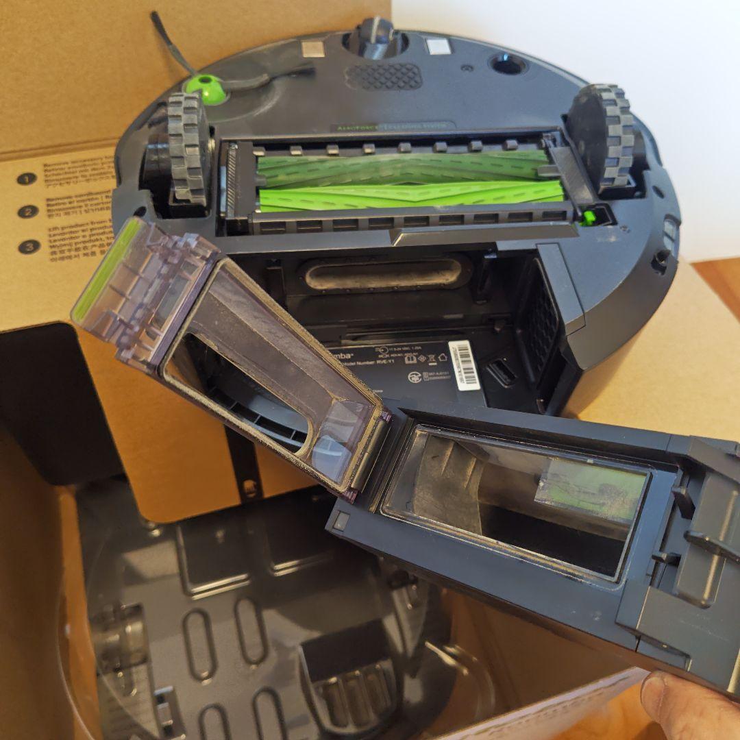 iRobot Roomba j7+ 本体