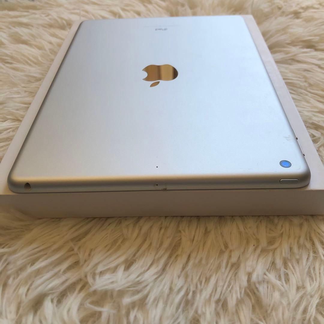 【完動品】iPad 第6世代 32GB Wi-Fi 【付属品】【すぐ発送】