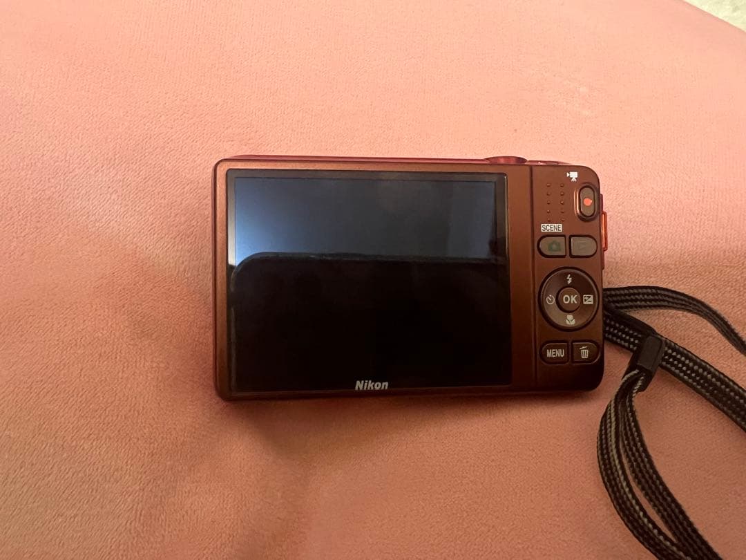 Nikon COOLPIX デジタルカメラ オレンジ