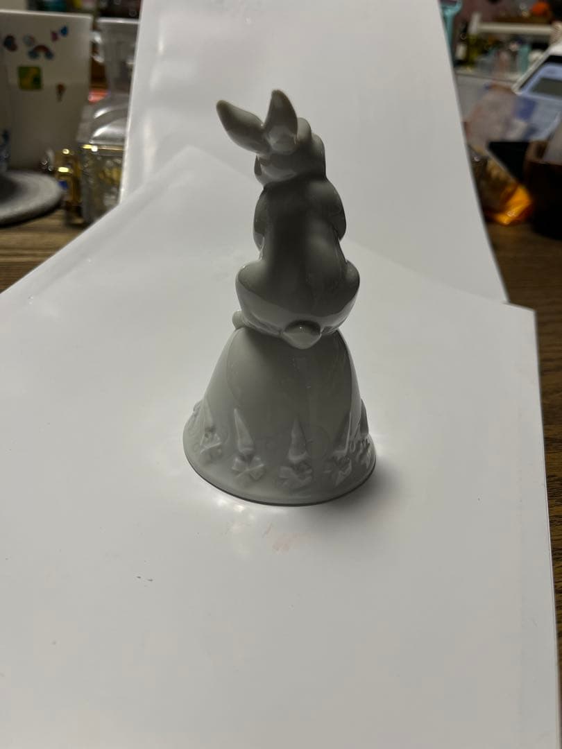 Nao ウサギの陶器置物 ベル 花彫刻付き