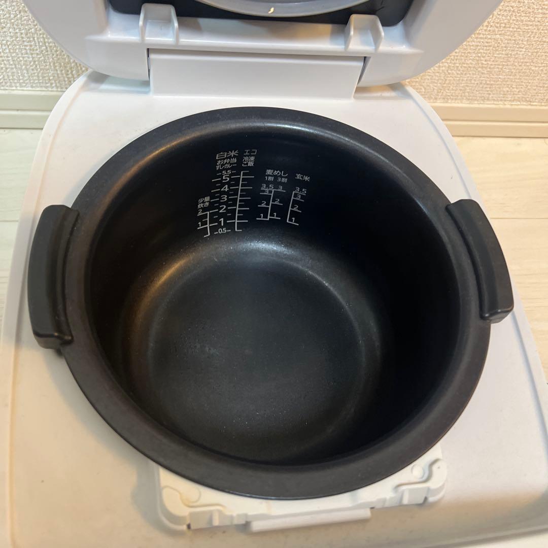 TIGER◆炊飯器 炊きたて JPV-A100 マットホワイト　5.5号炊き