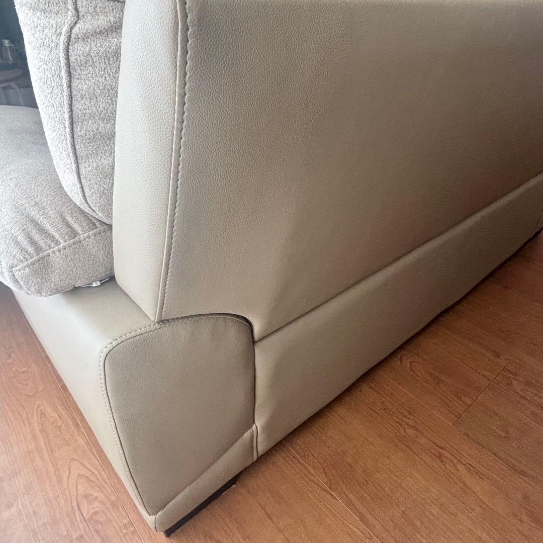 2月まで限定出品‼️ニトリ ベージュ 2人掛け布張りソファ(ウォール3KD BE)