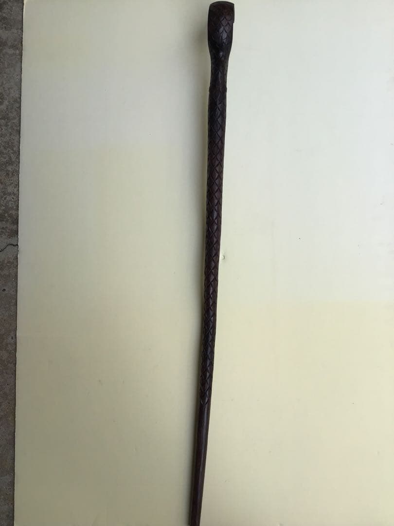 「SALE‼️」　杖 コブラ模り　木彫り [約H 98cm]