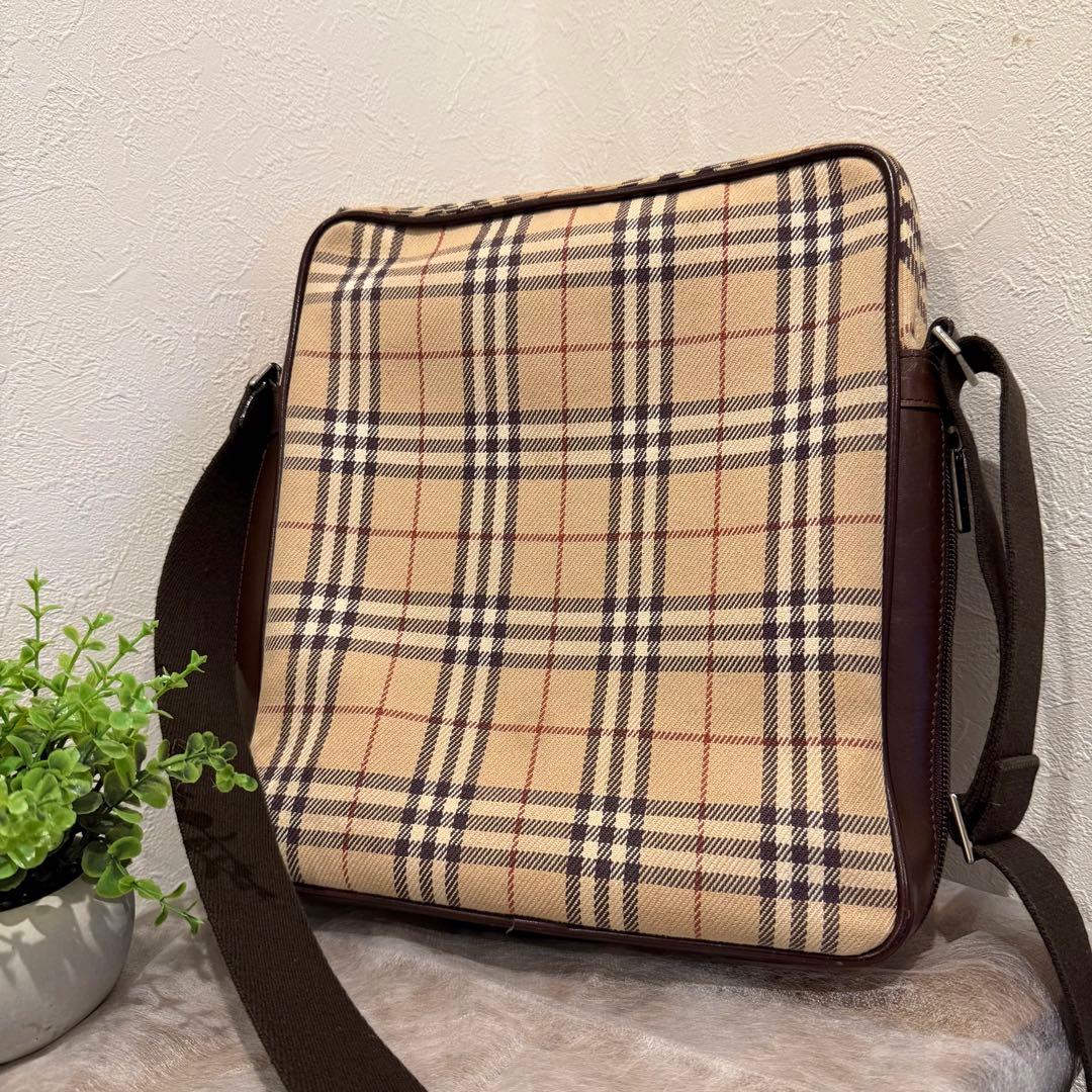 人気‼️バーバリー ノバチェック柄 ショルダーバッグ レザー 牛革 高品質 美品✨