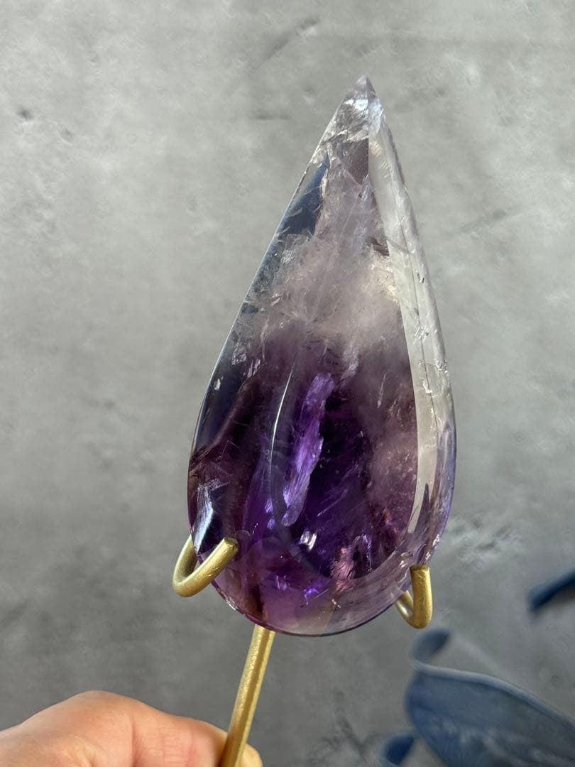アメジストファントム　ドロップ　涙型　置物 スタンド付き
