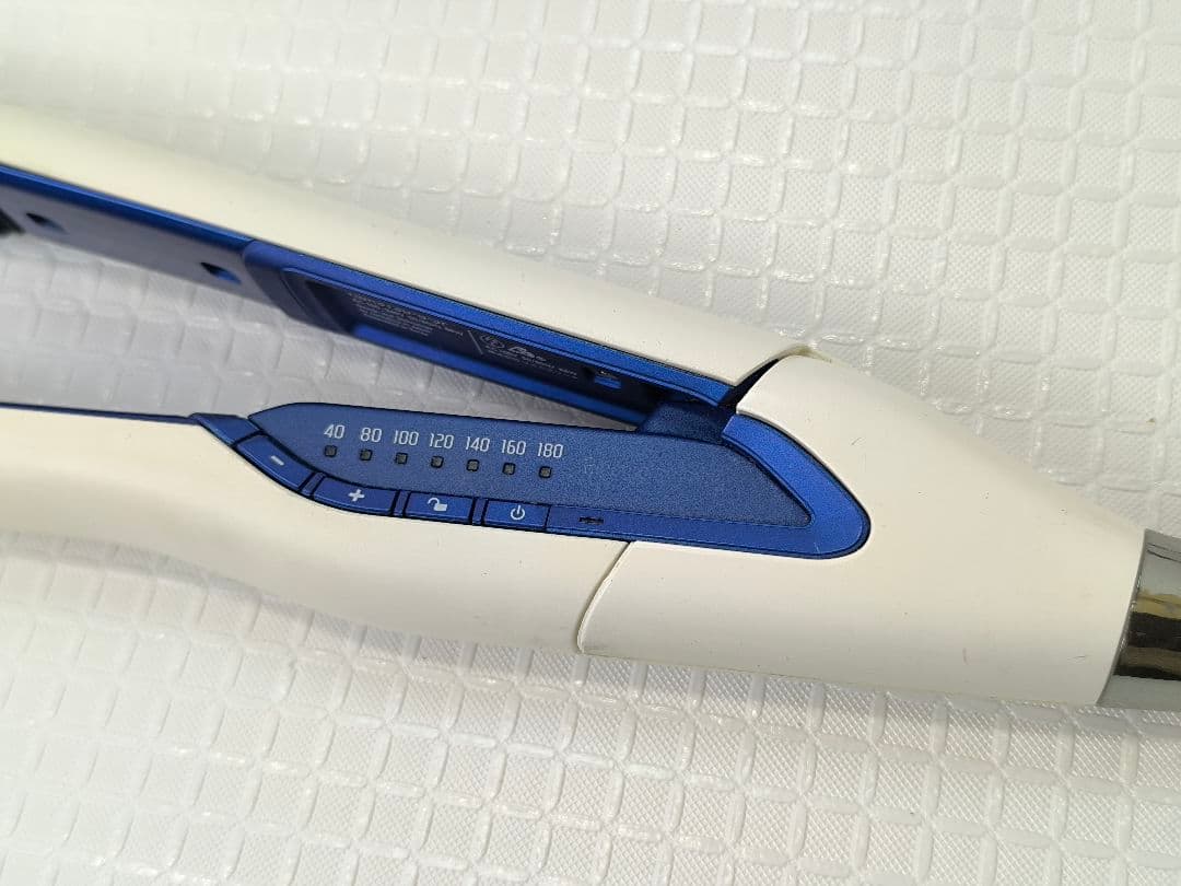 ヘアビューロン 3D Plus ストレート　リュミエリーナ　ヘアアイロン