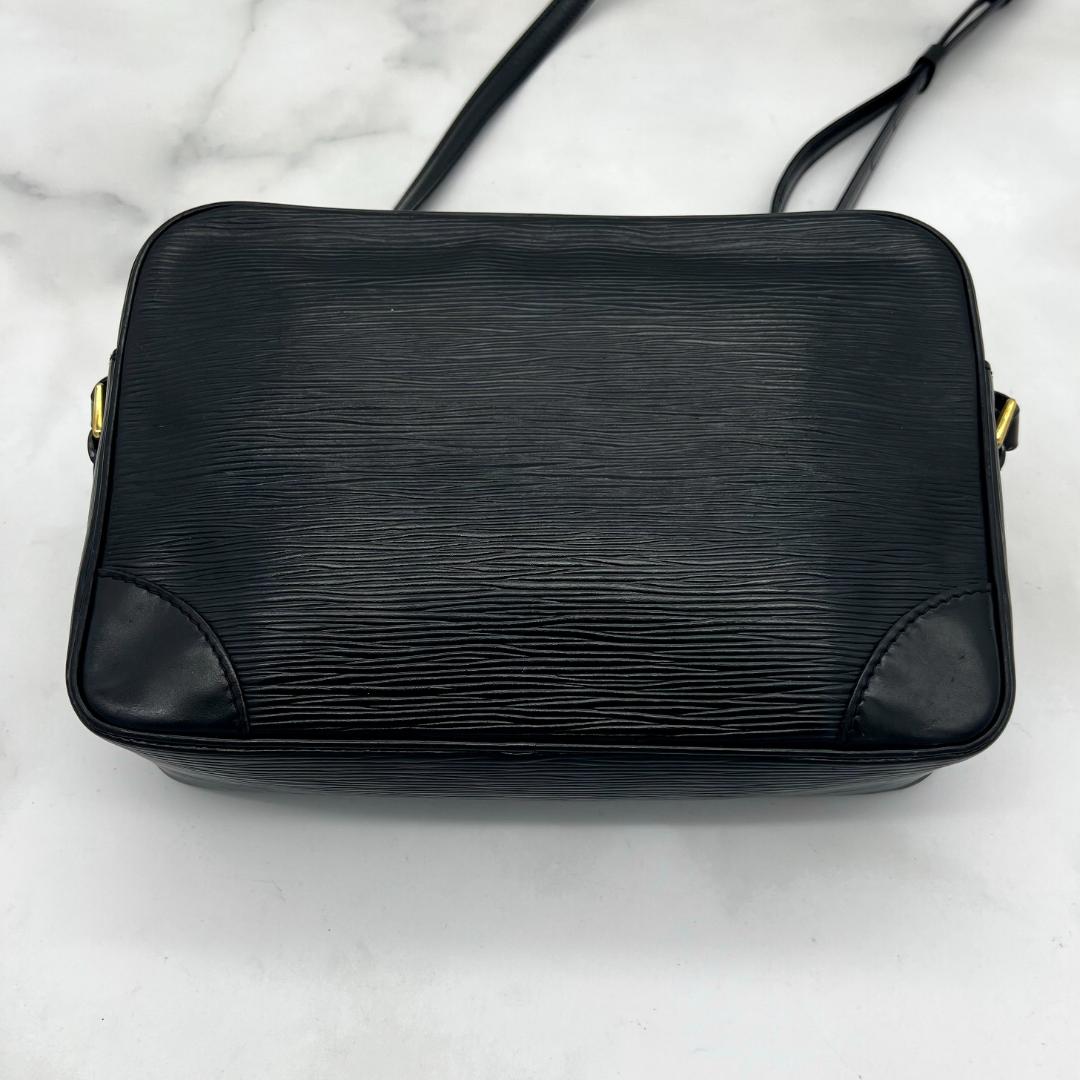 ルイヴィトン エピ トロカデロ27 ブラック ショルダーバッグ ゴールド金具 黒