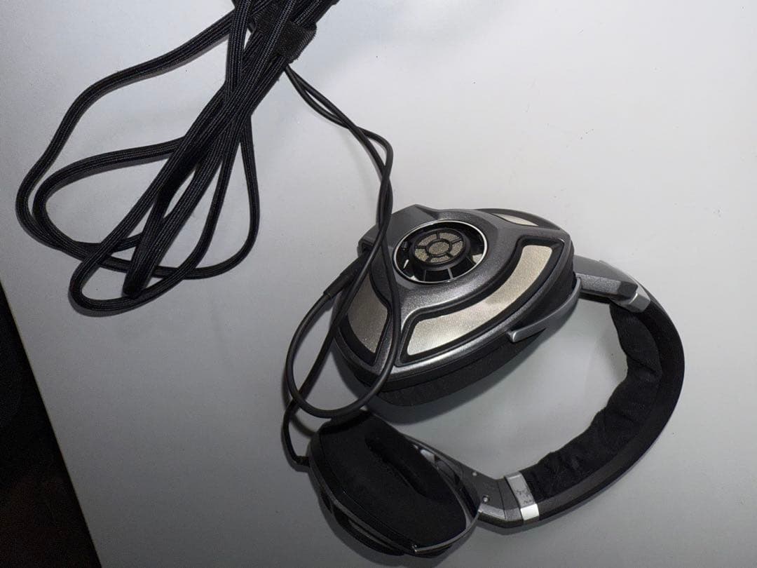 ゼンハイザー senheiser HD700オープン型ヘッドホン