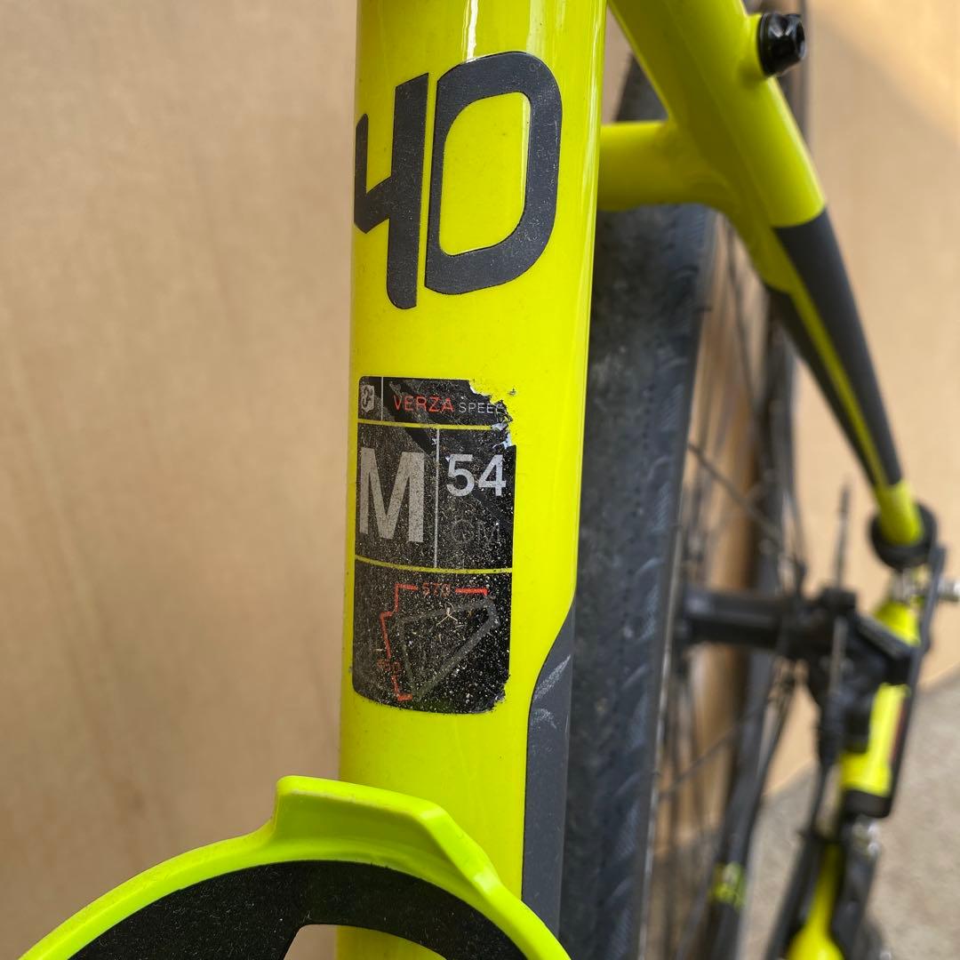 FELTベルザスピード40 クロスバイク