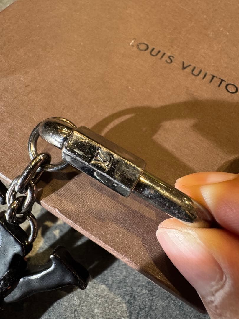 Louis Vuitton ロゴキーホルダー