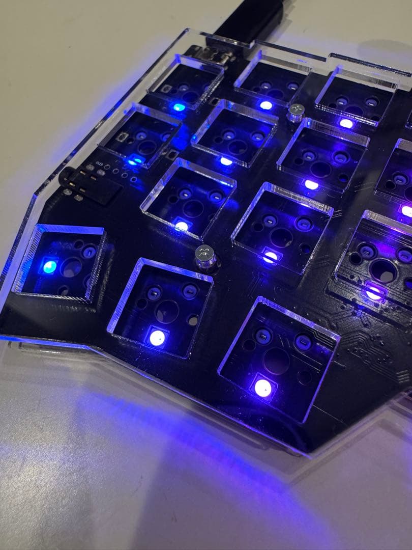 【新品】corne v4 cherry 完成品　スケルトン　透明アクリル