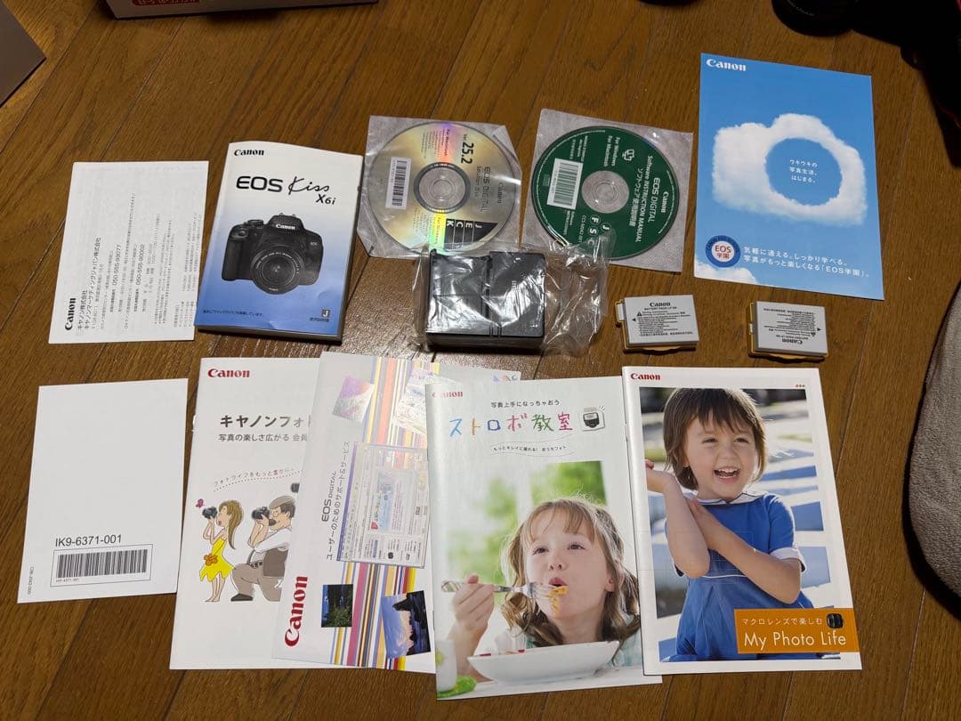 Canon EOS kiss X6i デジタル一眼レフカメラ ダブルズームキット