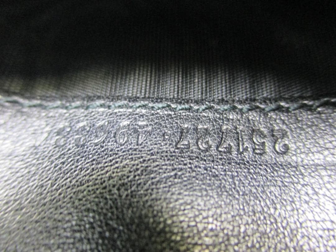 美品 グッチ 名刺入れ カードケース カード入れ シマレザー ブラック 黒