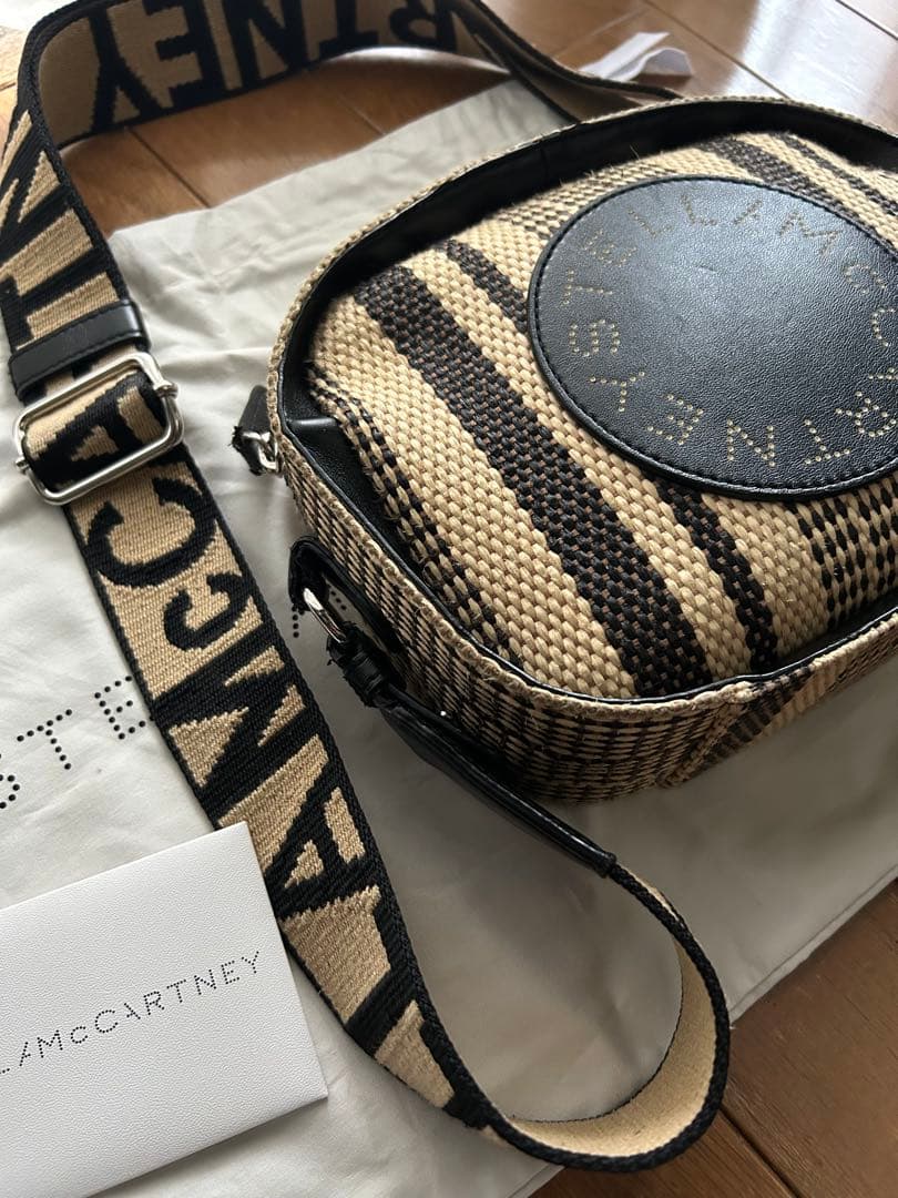 ステラマッカートニー ショルダーバッグ ラフィア風 ストライプ　カメラバッグ