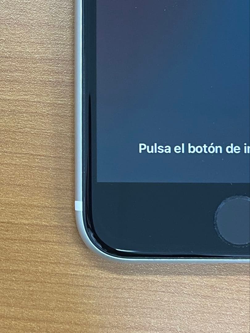 動作確認済み iPhone SE 第2世代 64GB ID R5079