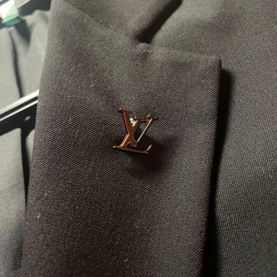 ルイヴィトン ピンバッジ