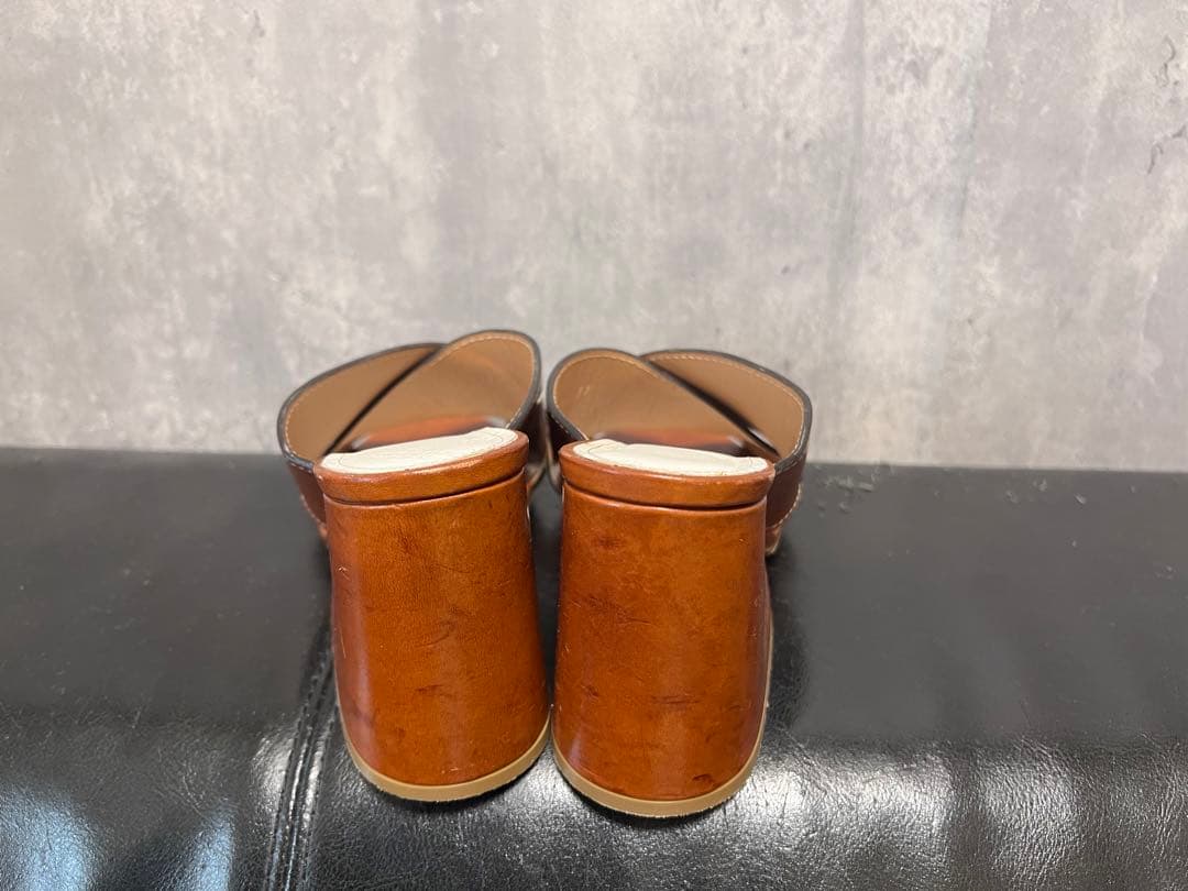 低下11万マルタンマルジェラ　ブラウン レザー クロスストラップ ミュール